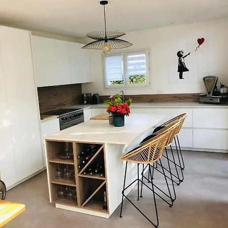 Contemporaine Avec Piscine Sur 1400 M² De Terrain, A 10 Kms Du Cap D Agde *