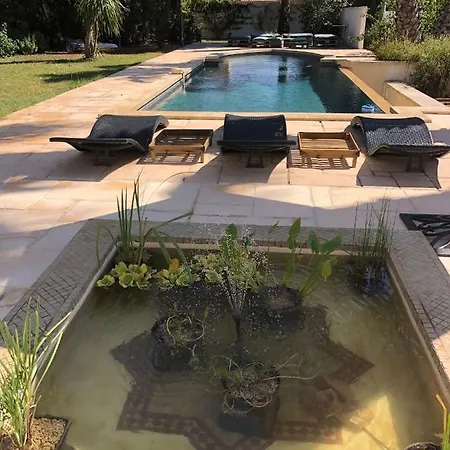 Contemporaine Avec Piscine Sur 1400 M² De Terrain, A 10 Kms Du Cap D Agde