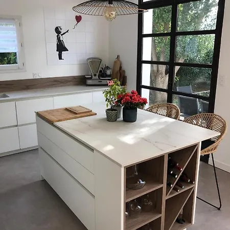 Contemporaine Avec Piscine Sur 1400 M² De Terrain, A 10 Kms Du Cap D Agde Florensac