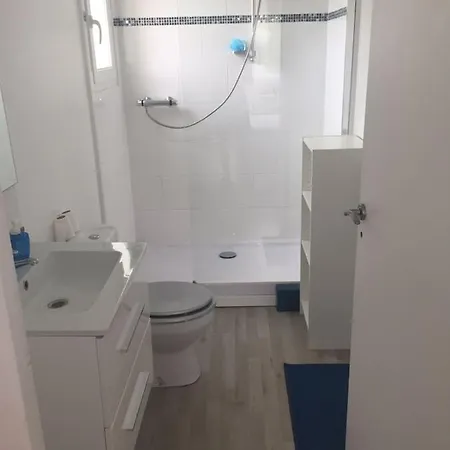 Contemporaine Avec Piscine Sur 1400 M² De Terrain, A 10 Kms Du Cap D Agde