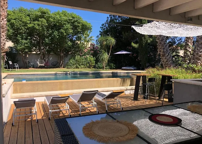Contemporaine Avec Piscine Sur 1400 M² De Terrain, A 10 Kms Du Cap D Agde Florensac