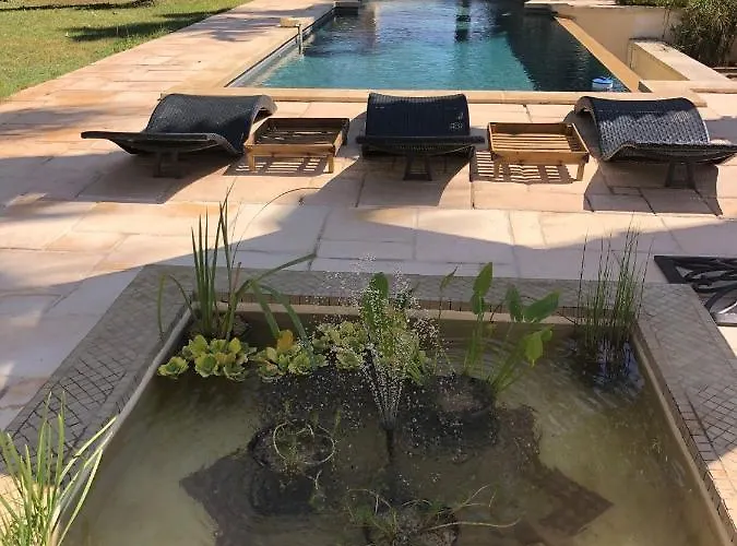 Contemporaine Avec Piscine Sur 1400 M² De Terrain, A 10 Kms Du Cap D Agde