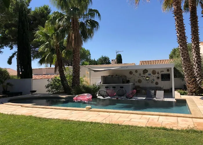 Contemporaine Avec Piscine Sur 1400 M² De Terrain, A 10 Kms Du Cap D Agde Villa