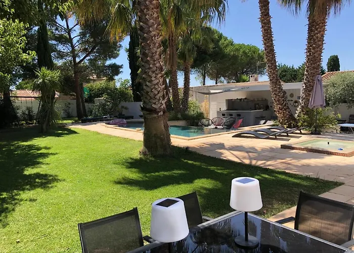 Βίλα Contemporaine Avec Piscine Sur 1400 M² De Terrain, A 10 Kms Du Cap D Agde